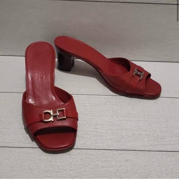 Ferragamo 7C red low heel open toe sandals mules - Picture 3 of 7